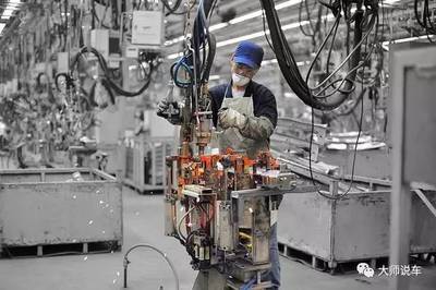 一輛汽車的出廠成本是多少?我們的錢都被誰(shuí)賺走了